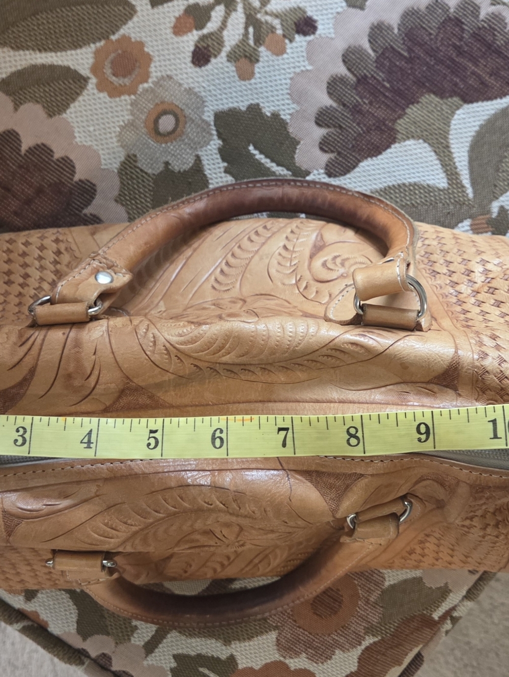 Beautiful Vintage Hand-Tooled Leather Satchel Bag in Tan Flower Floral Design - Picture 10 of 11